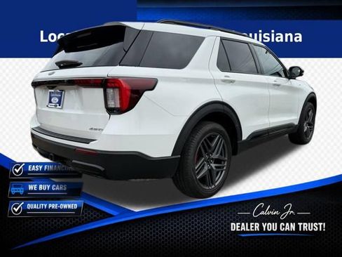 Used 2025 Ford Explorer ST-Line w/ ST-Line Street Pack AWD/4WD image 2