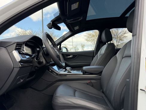 Used 2025 Audi Q7 2.0T Premium w/ Convenience Plus Package AWD/4WD image 18