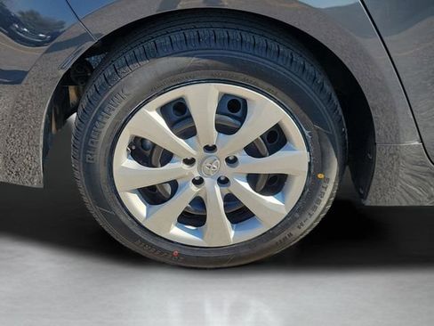 Used 2024 Toyota Corolla LE image 28
