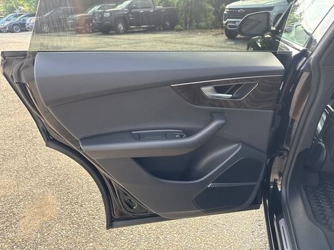 Used 2021 Audi Q8 Premium Plus w/ Premium Plus Package AWD/4WD image 18