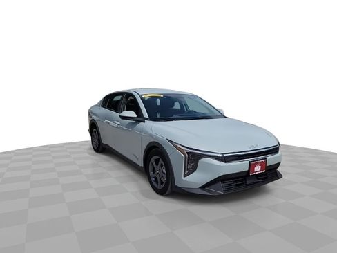 Used 2025 Kia K4 FWD image 2