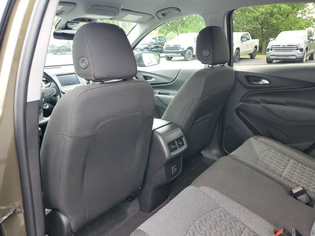 Used 2024 Chevrolet Equinox LT FWD image 29