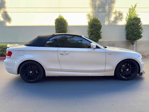 Used 2012 BMW 135i Convertible image 11