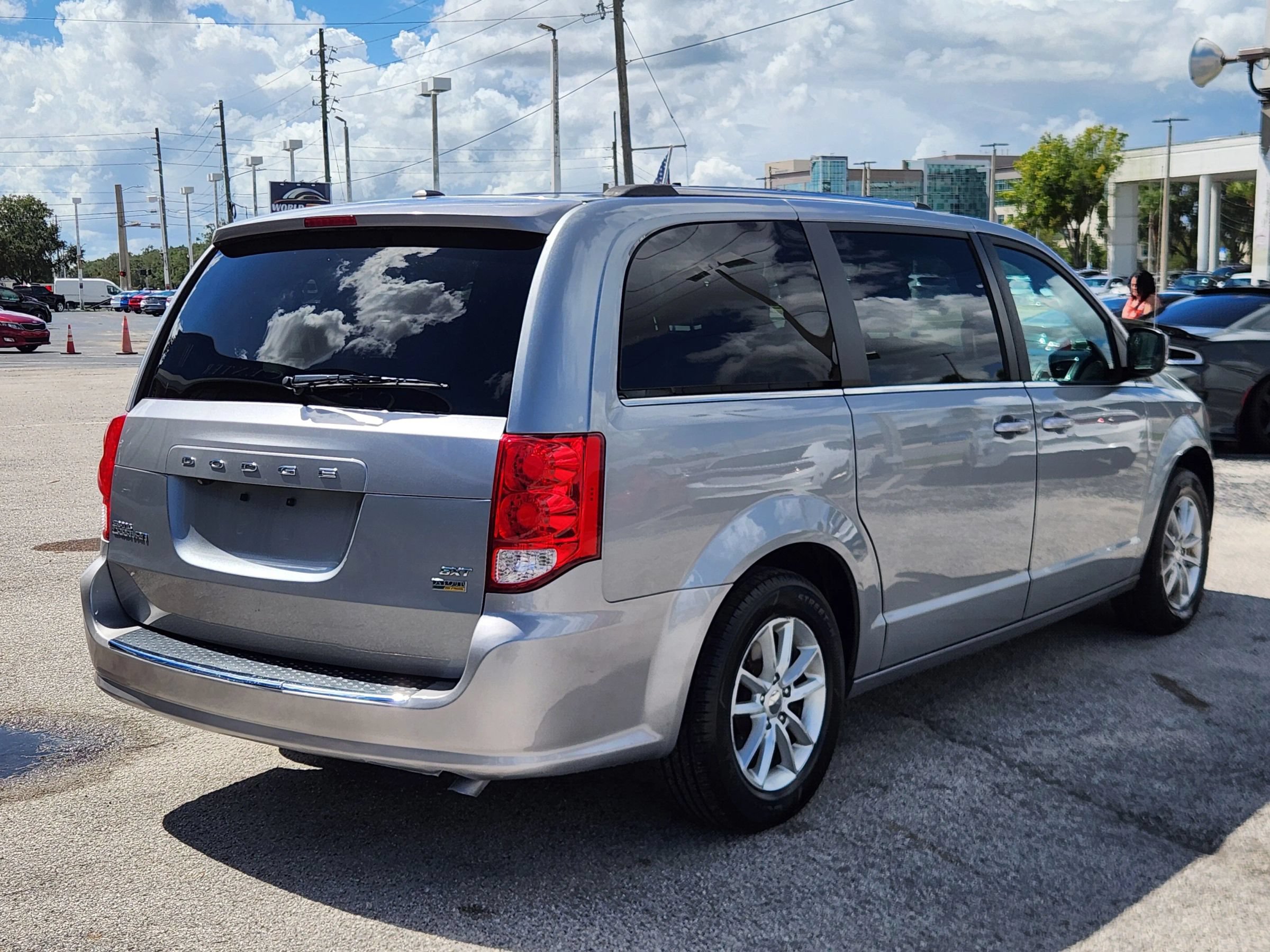 Used 2019 Dodge Grand Caravan SXT FWD image 8