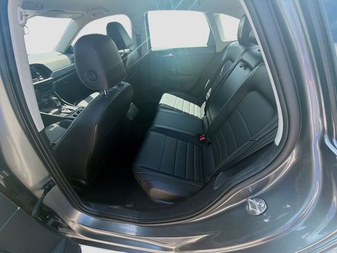Used 2022 Volkswagen Jetta SE FWD image 22
