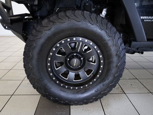 Used 2015 Jeep Wrangler Unlimited Rubicon w/ Max Tow Package image 16