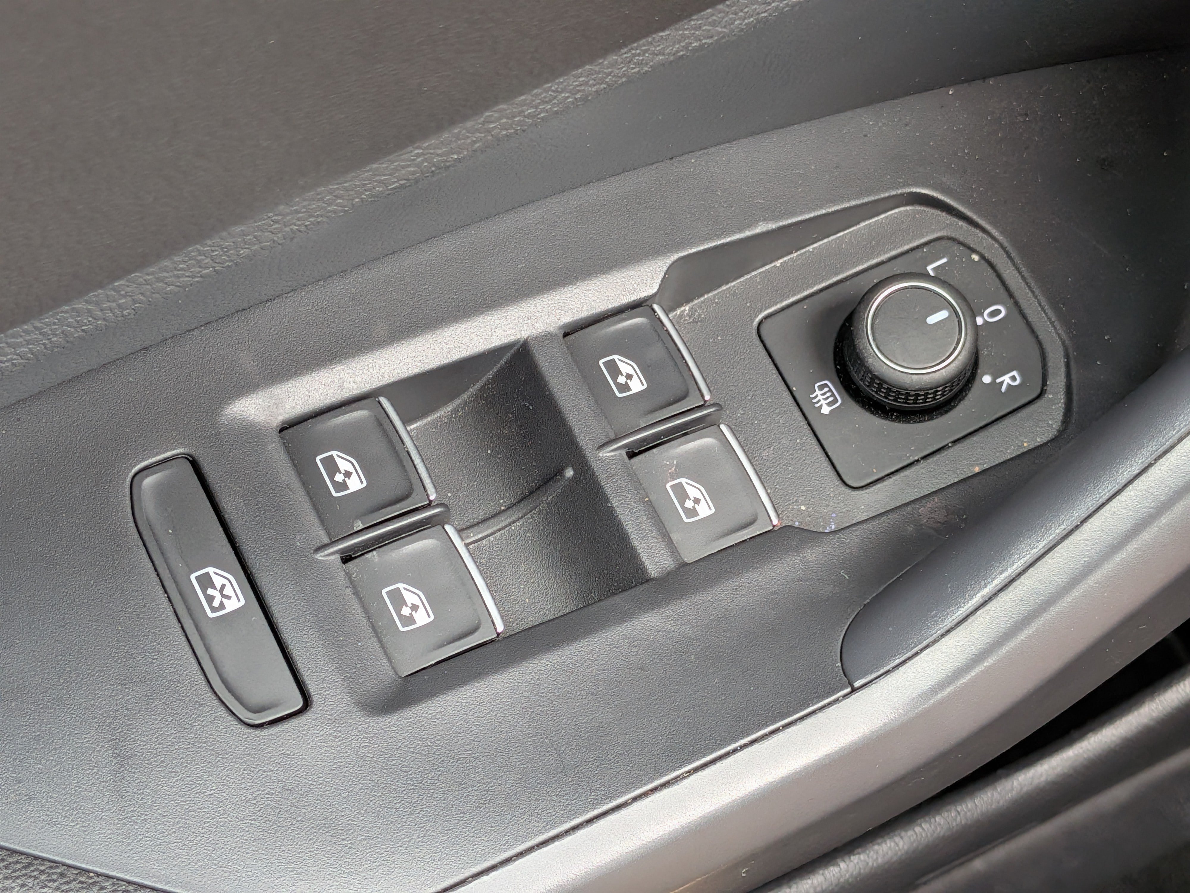 Used 2023 Volkswagen Jetta SE FWD image 24