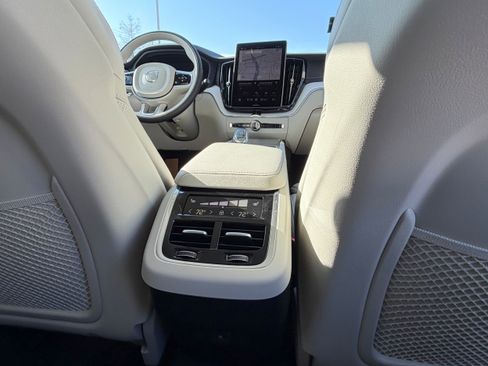 New 2026 Volvo XC60 B5 Ultra w/ Climate Package image 11