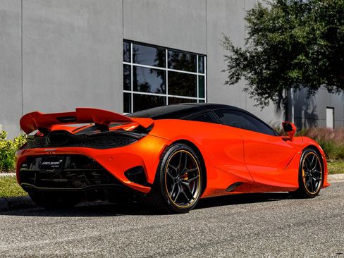 Used 2024 McLaren 750S image 8