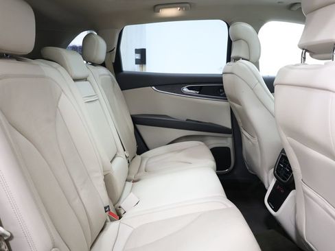 Used 2019 Lincoln Nautilus Reserve AWD/4WD image 24