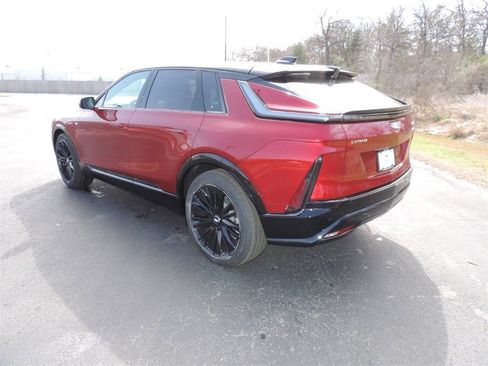 New 2025 Cadillac Lyriq Sport image 7