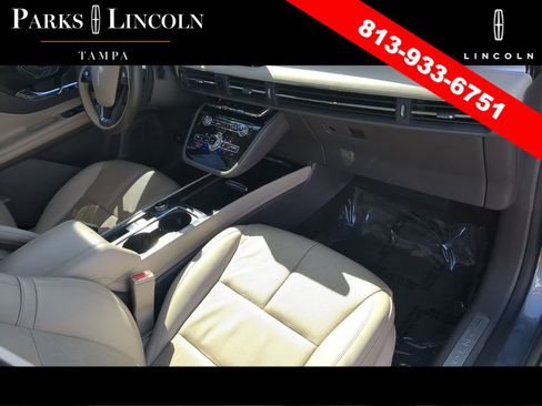 Used 2021 Lincoln Corsair Standard w/ Premium Package image 10