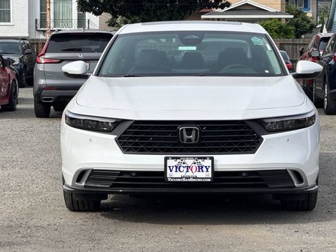 New 2026 Honda Accord Touring image 9