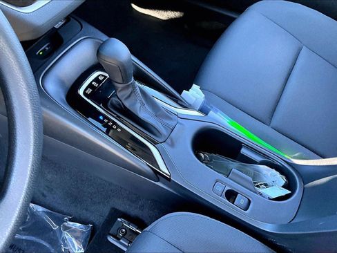 Certified 2025 Toyota Corolla LE image 14