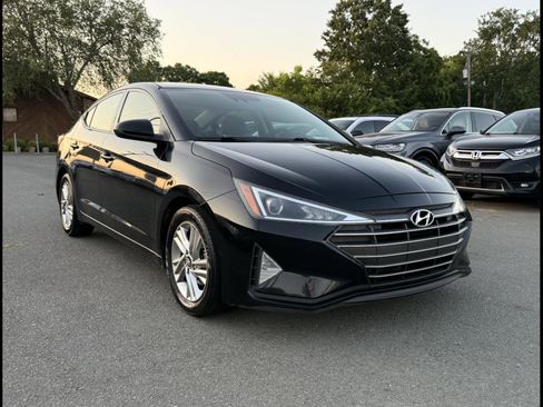 Used 2019 Hyundai Elantra Sedan FWD image 1