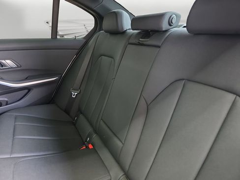 Used 2021 BMW 330i Sedan w/ M Sport Package image 13