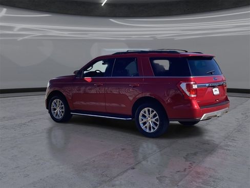 Used 2021 Ford Expedition XLT image 4