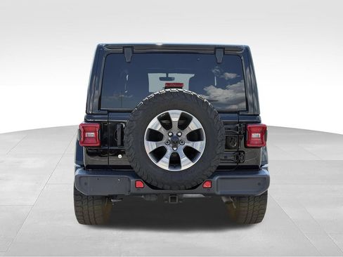 Used 2018 Jeep Wrangler Unlimited Sahara w/ Dual Top Group AWD/4WD image 26