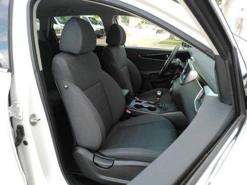 Used 2019 Kia Sorento AWD w/ LX Convenience Package image 20