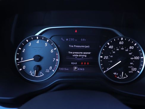 Used 2023 Nissan Titan SV image 25