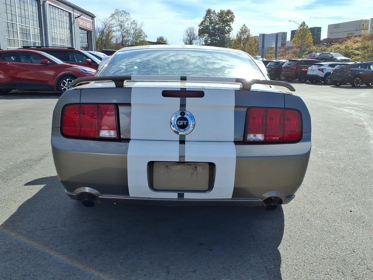 Used 2005 Ford Mustang GT RWD image 4