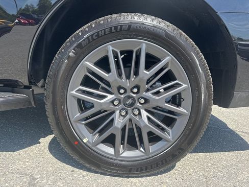 Used 2026 Ford Expedition Platinum w/ Stealth Appearance Package image 34