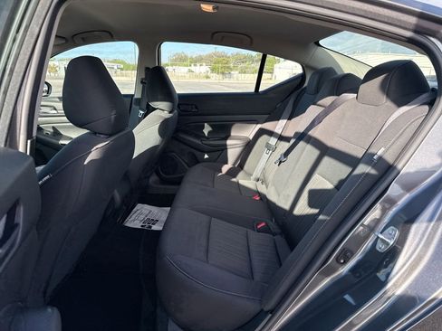 Used 2025 Nissan Altima 2.5 SV FWD image 23