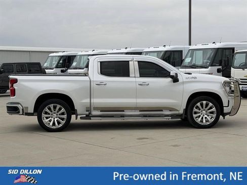 Certified 2021 Chevrolet Silverado 1500 High Country w/ Technology Package AWD/4WD image 3
