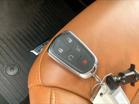 Used 2020 Cadillac XT4 Premium Luxury FWD image 14