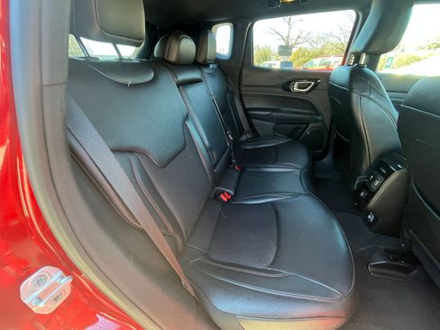 Used 2025 Jeep Compass Trailhawk image 36