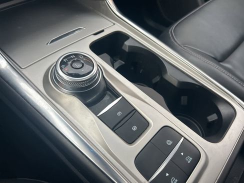 Used 2022 Ford Explorer XLT w/ Equipment Group 202A image 28