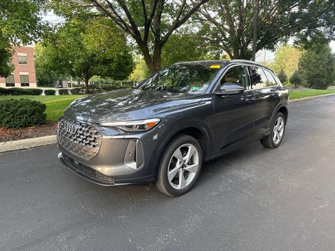 Used 2025 Audi Q5 Premium Plus w/ Premium Plus AWD/4WD image 1