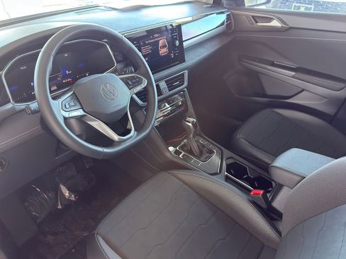 New 2026 Volkswagen Taos SE FWD image 10