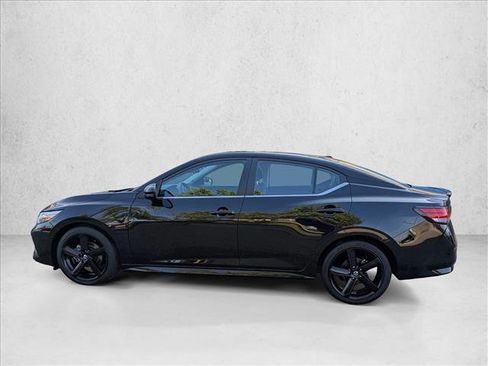 Used 2023 Nissan Sentra SR w/ Midnight Edition Package FWD image 9