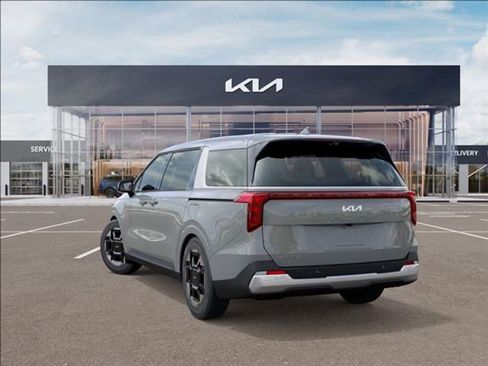 New 2026 Kia Carnival EX image 4