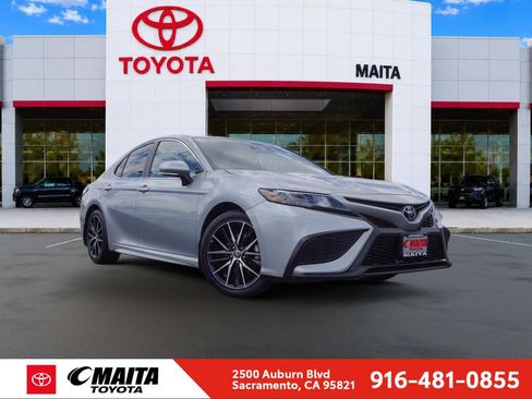 Certified 2023 Toyota Camry SE FWD image 1