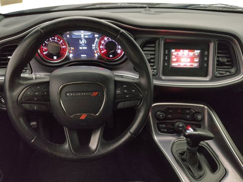 Used 2017 Dodge Challenger SXT RWD image 22