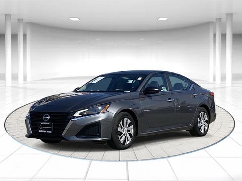 Certified 2025 Nissan Altima 2.5 S image 1