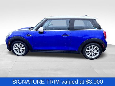 Used 2019 MINI Cooper 2-Door Hardtop w/ Storage Package image 8