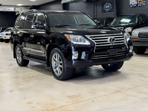 Used 2015 Lexus LX 570 4WD w/ Luxury Package image 1