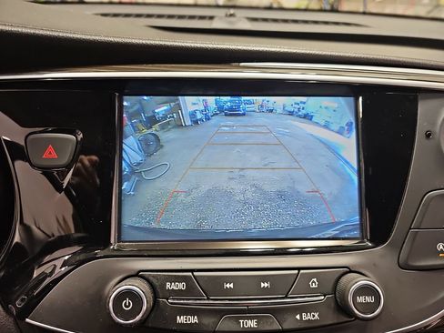 Used 2020 Buick Envision Essence FWD image 29
