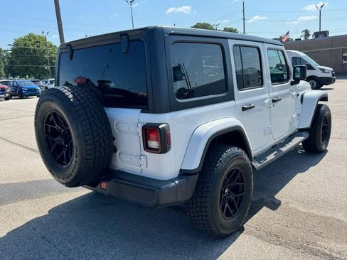 Used 2019 Jeep Wrangler Unlimited Sahara AWD/4WD image 3