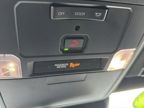 Certified 2025 Toyota Tacoma SR5 image 30