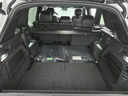 New 2026 Land Rover Range Rover Long Wheelbase SE AWD/4WD image 15