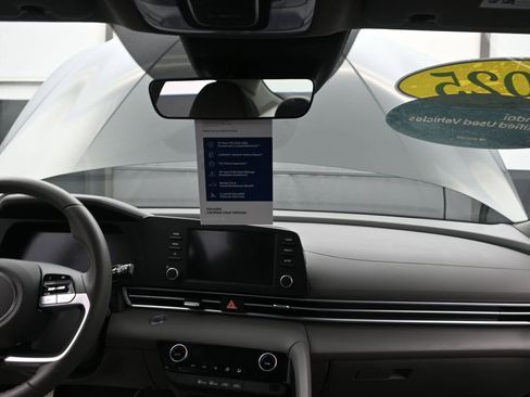 Certified 2025 Hyundai Elantra Sport image 15