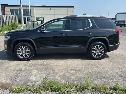 Used 2023 GMC Acadia SLT w/ LPO, Floor Liner Package AWD/4WD image 4