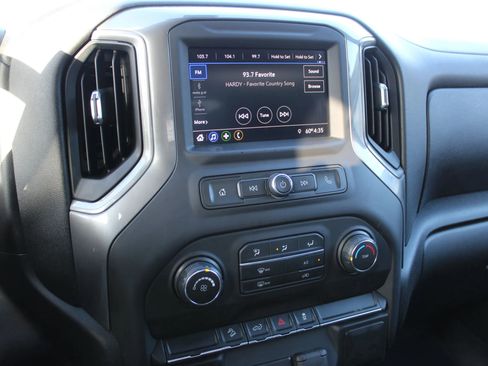 Used 2020 Chevrolet Silverado 1500 Custom Trail Boss w/ Custom Convenience Package image 15