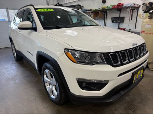 Used 2020 Jeep Compass Latitude AWD/4WD image 3