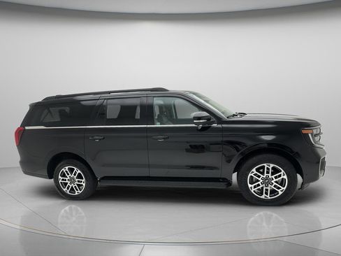 Used 2025 Ford Expedition Max Active AWD/4WD image 4
