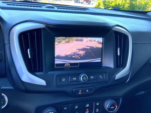 Used 2024 GMC Terrain SLE AWD/4WD image 21